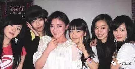 闺蜜进娱乐圈吃瓜,揭秘明星幕后吃瓜故事  第3张