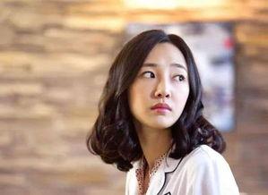 娱乐吃瓜酱跷二郎腿,揭秘跷二郎腿的趣味与争议 第2张 娱乐吃瓜酱跷二郎腿,揭秘跷二郎腿的趣味与争议 第2张